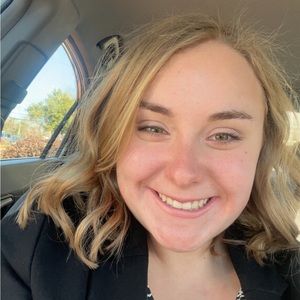 Meet your Posher, Caroline